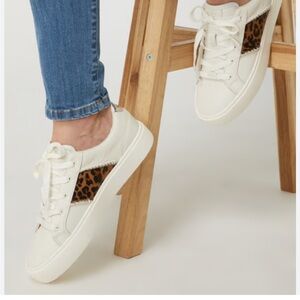 UGG Women’s Genuine Leather Sneakers Size 8